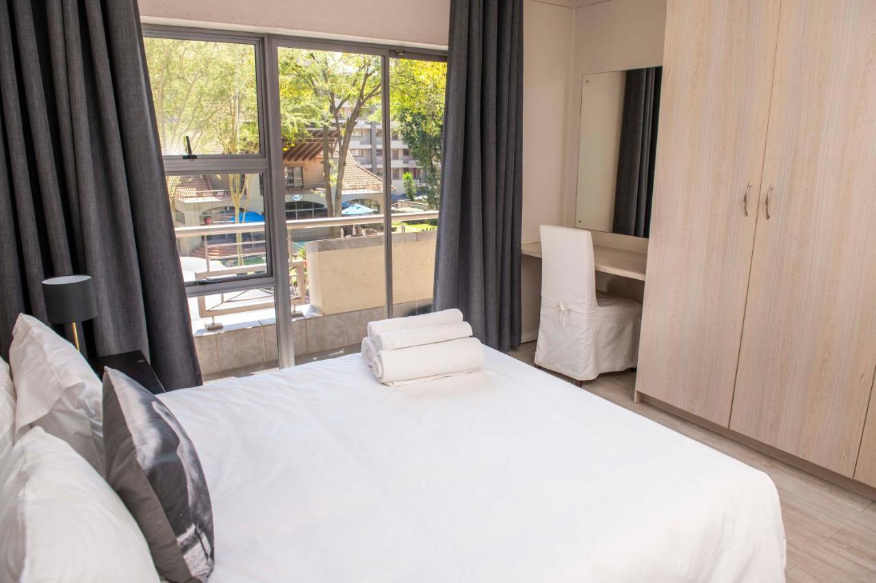 יוהנסבורג Grayston Exec Apartments מראה חיצוני תמונה