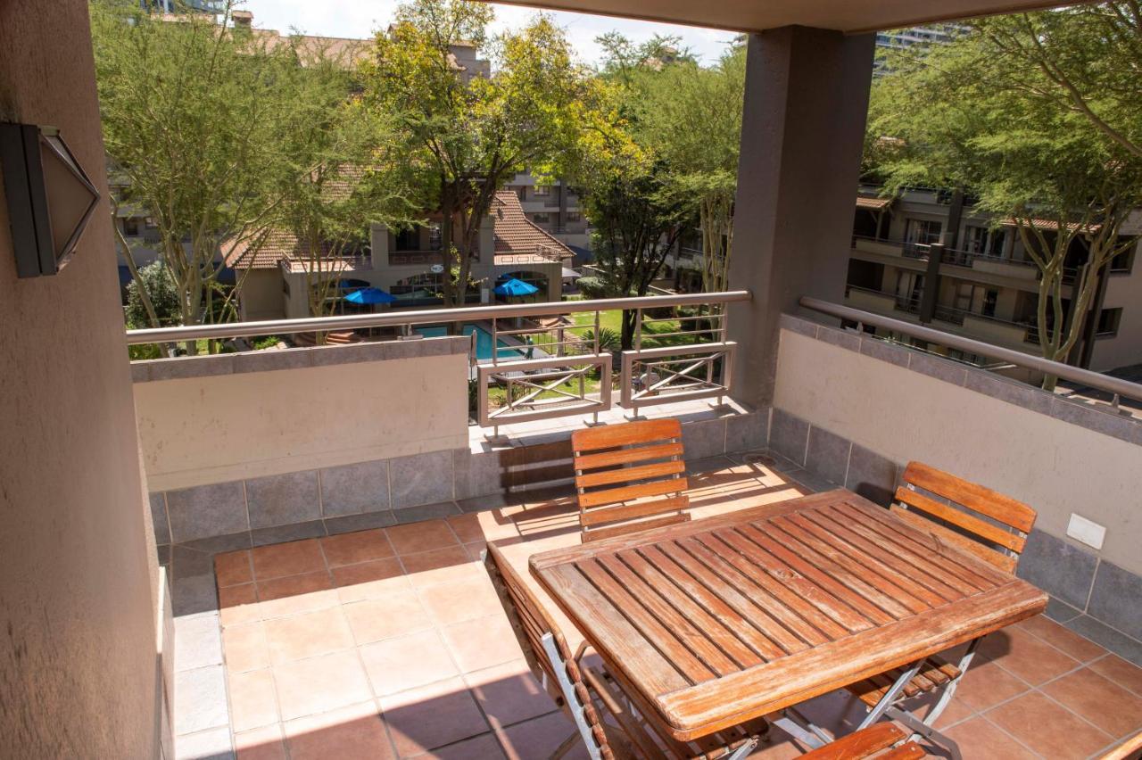 יוהנסבורג Grayston Exec Apartments מראה חיצוני תמונה